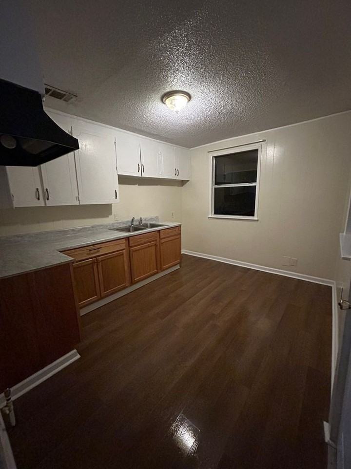 120 Roosevelt Cir - Photo 7 of 11