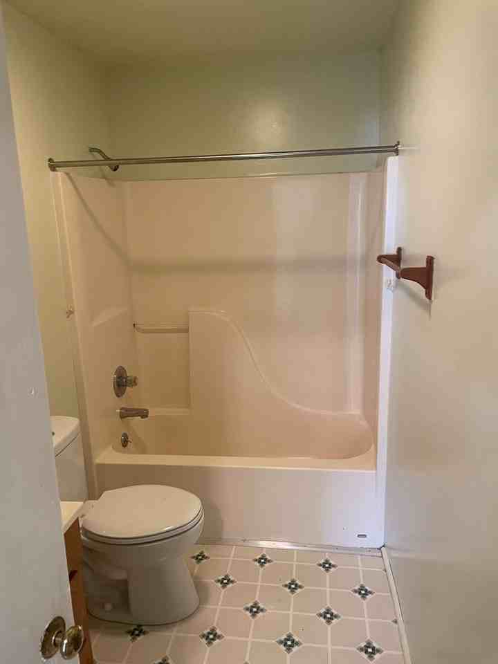 115 S Caldwell St - Photo 6 of 9