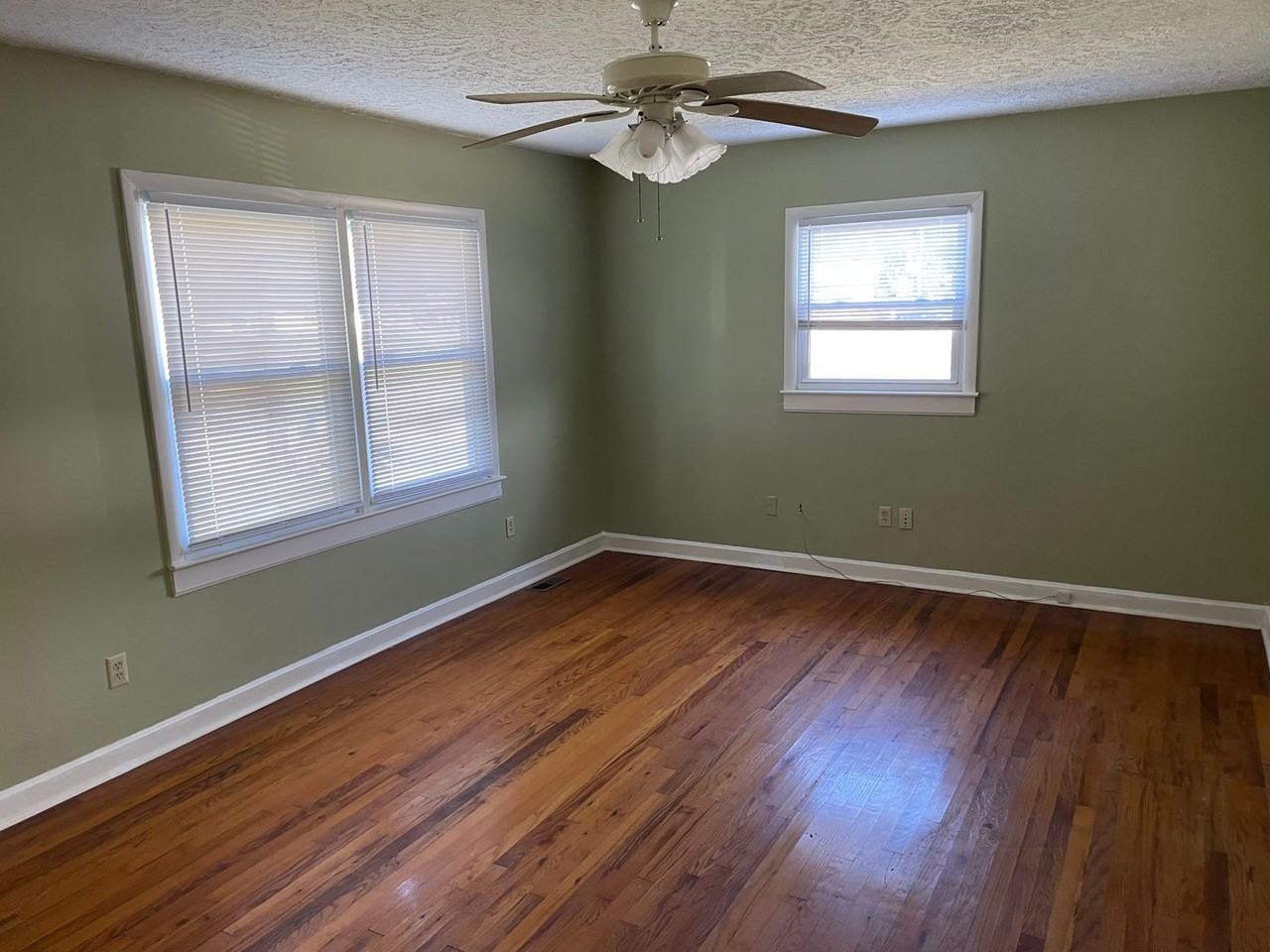 115 S Caldwell St - Photo 2 of 9