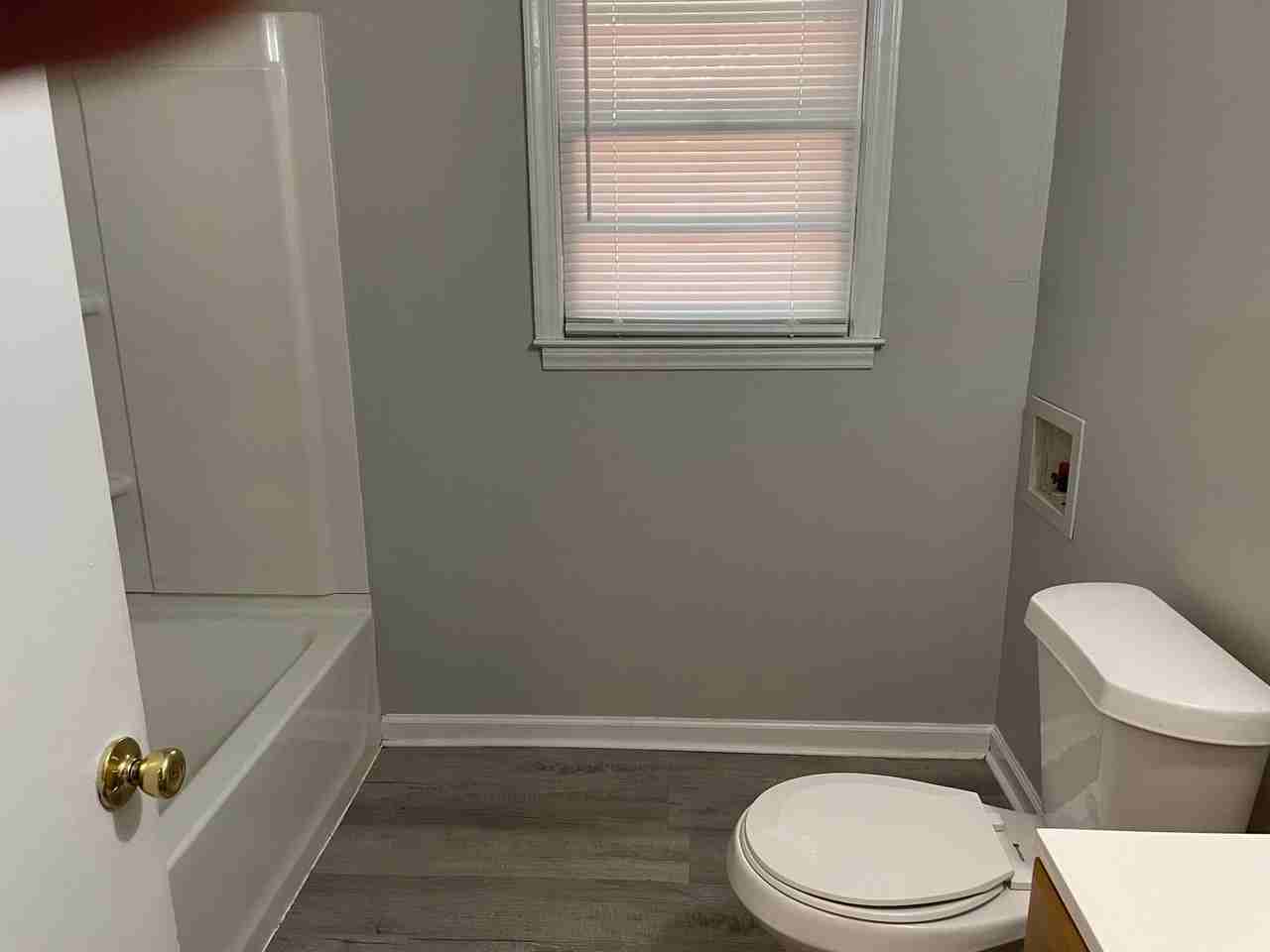 2313B Woodbridge Dr - Photo 7 of 9