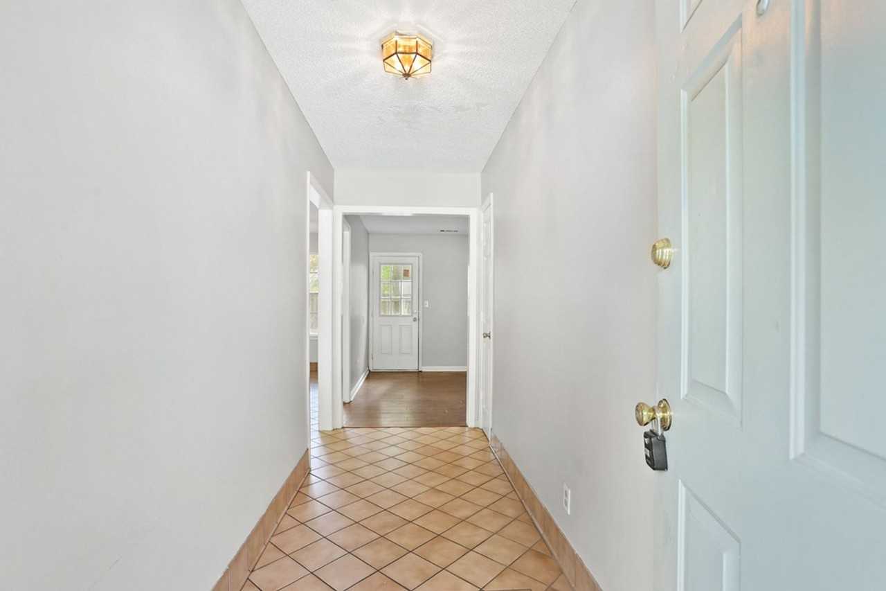 32 Norwood Ct - Photo 2 of 29