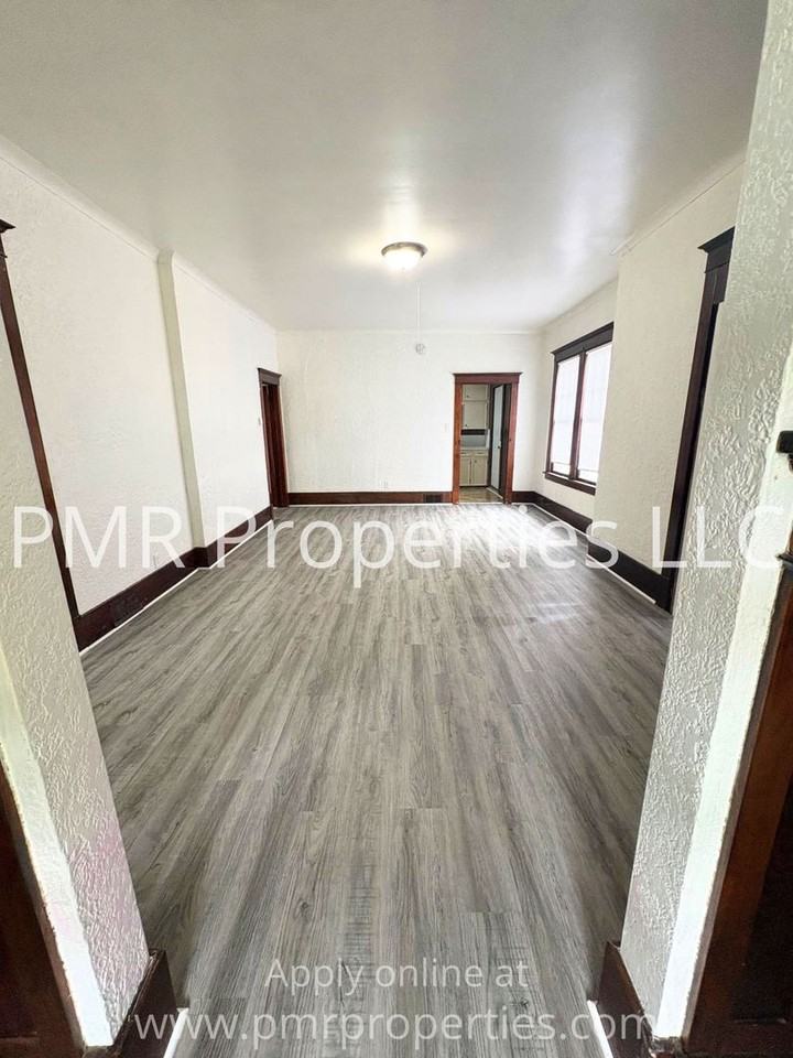 129 E Graham Ave - Photo 2 of 9