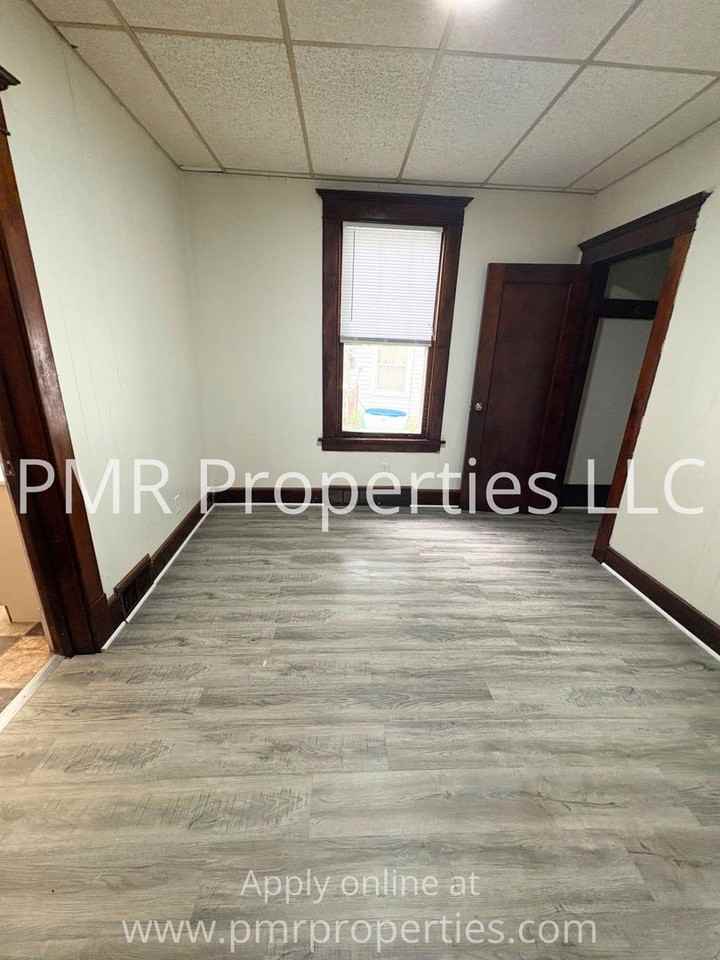 129 E Graham Ave - Photo 5 of 9