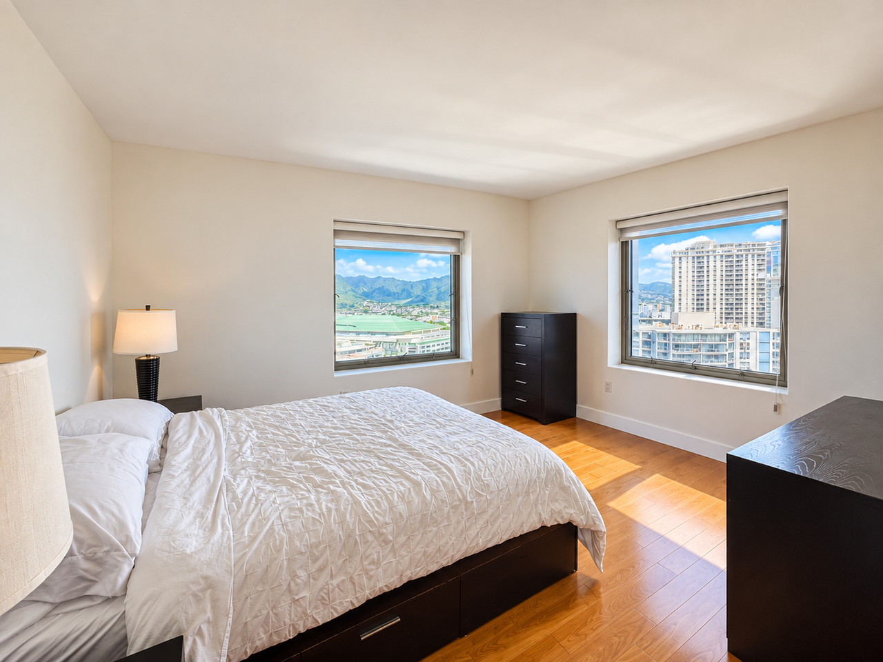 1551 Ala Wai Blvd - Photo 6 of 17