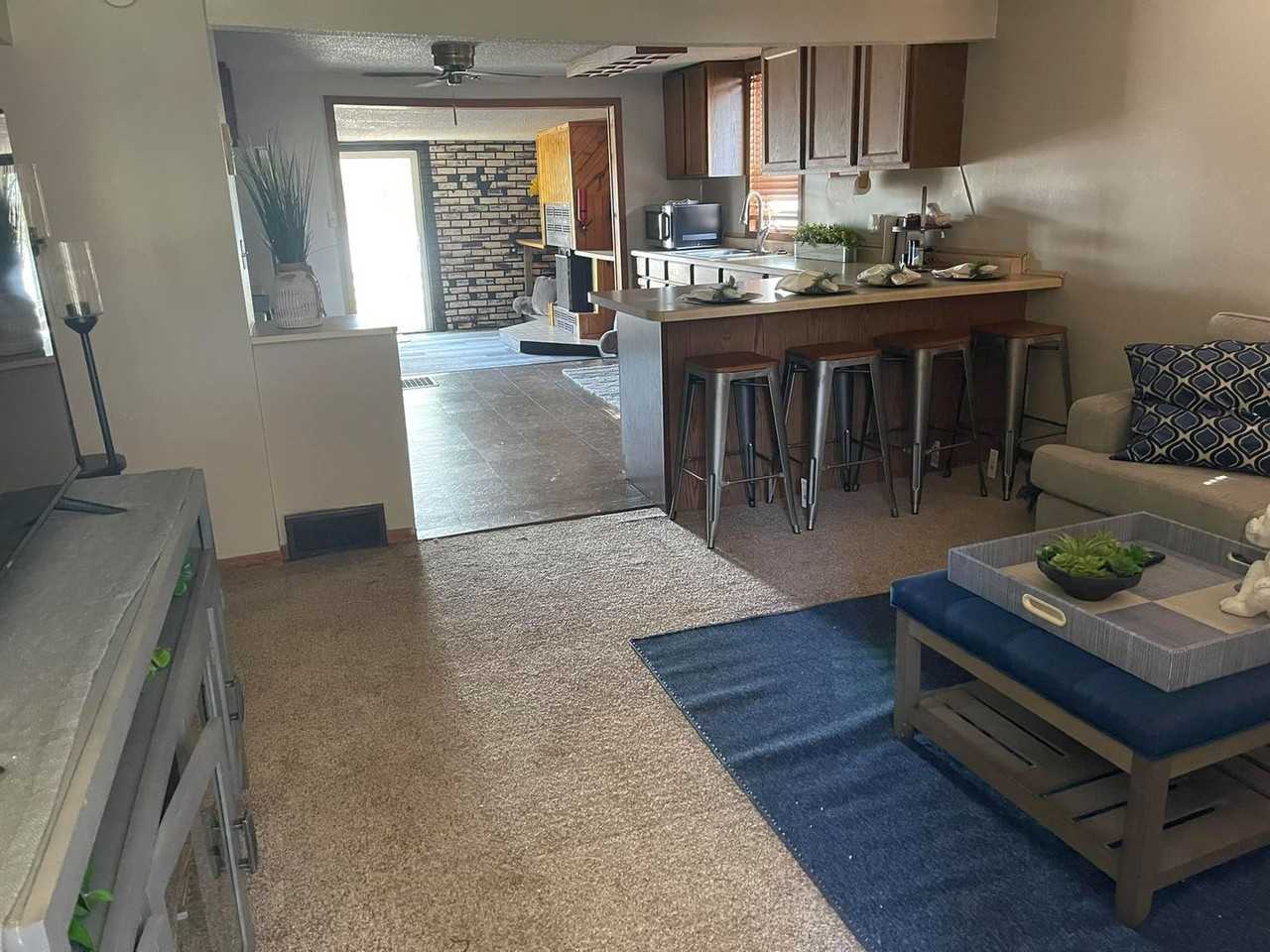 1430 Bainbridge St - Photo 6 of 17