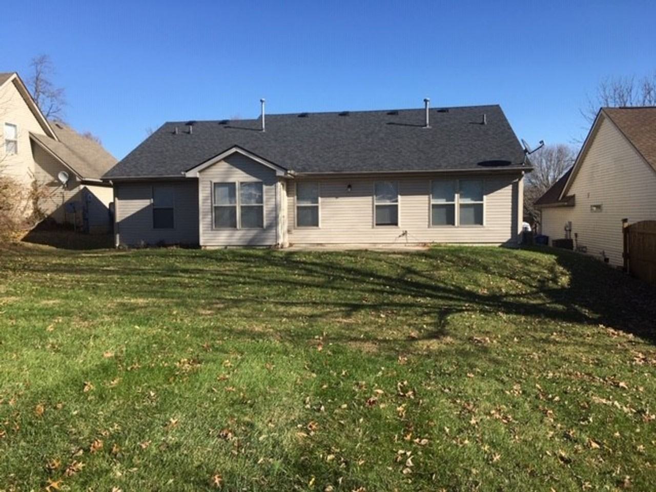2224 Kenwood Dr - Photo 2 of 4