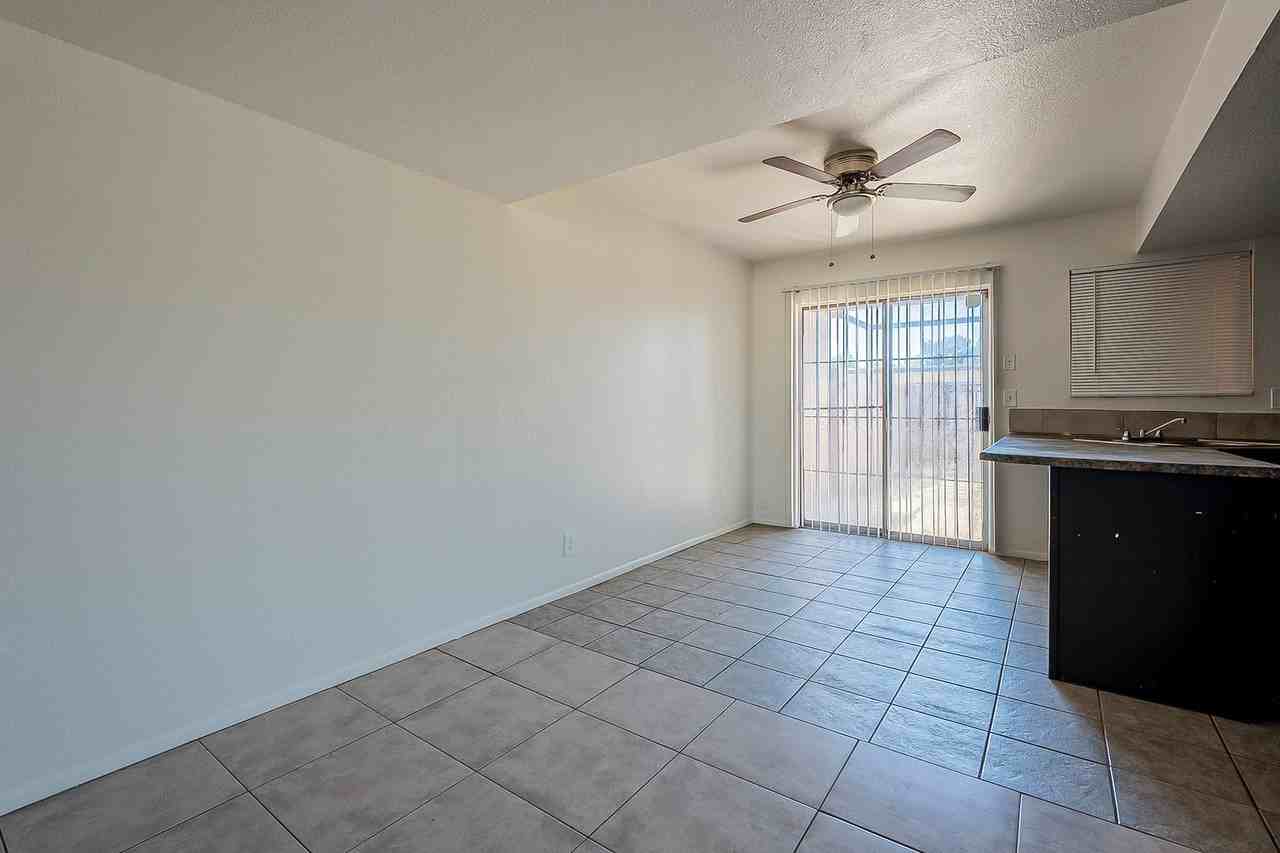 5821 N 59th Dr - Photo 6 of 36