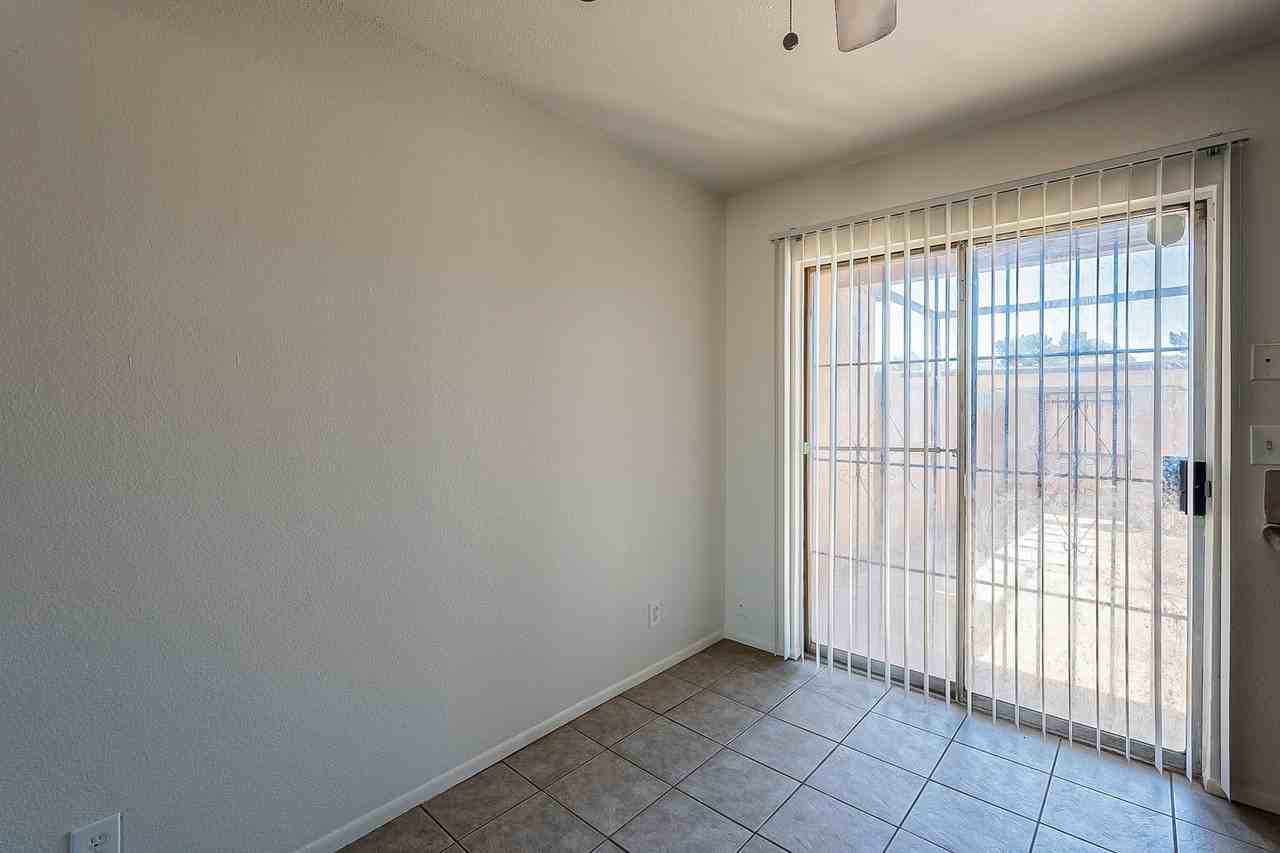 5821 N 59th Dr - Photo 7 of 36