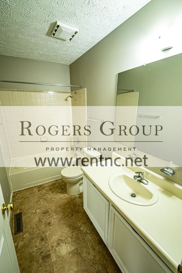 300 Truelove Ln - Photo 7 of 11