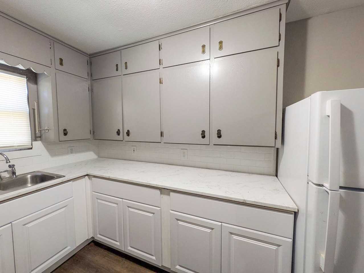 2314 6th St - Photo 5 of 23