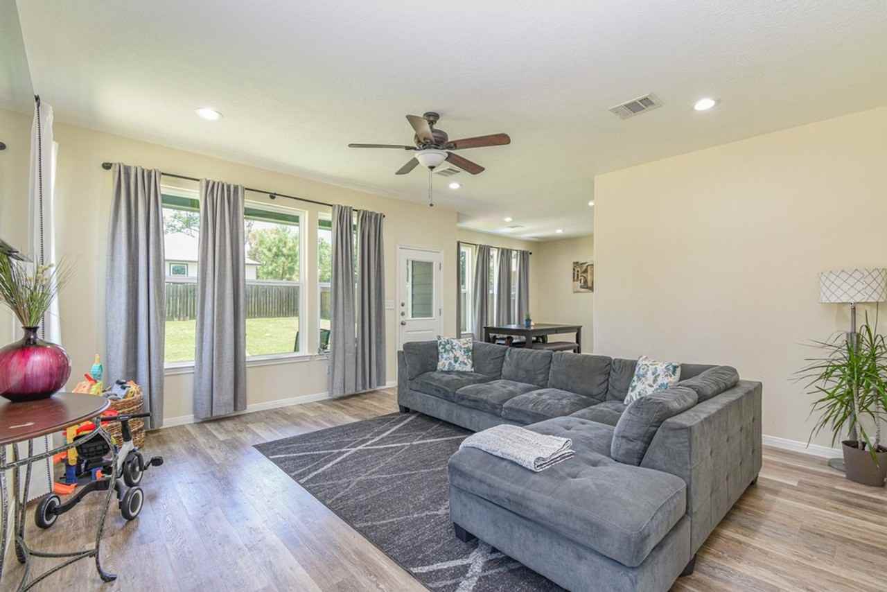 15316 Coaltown Rd - Photo 3 of 24