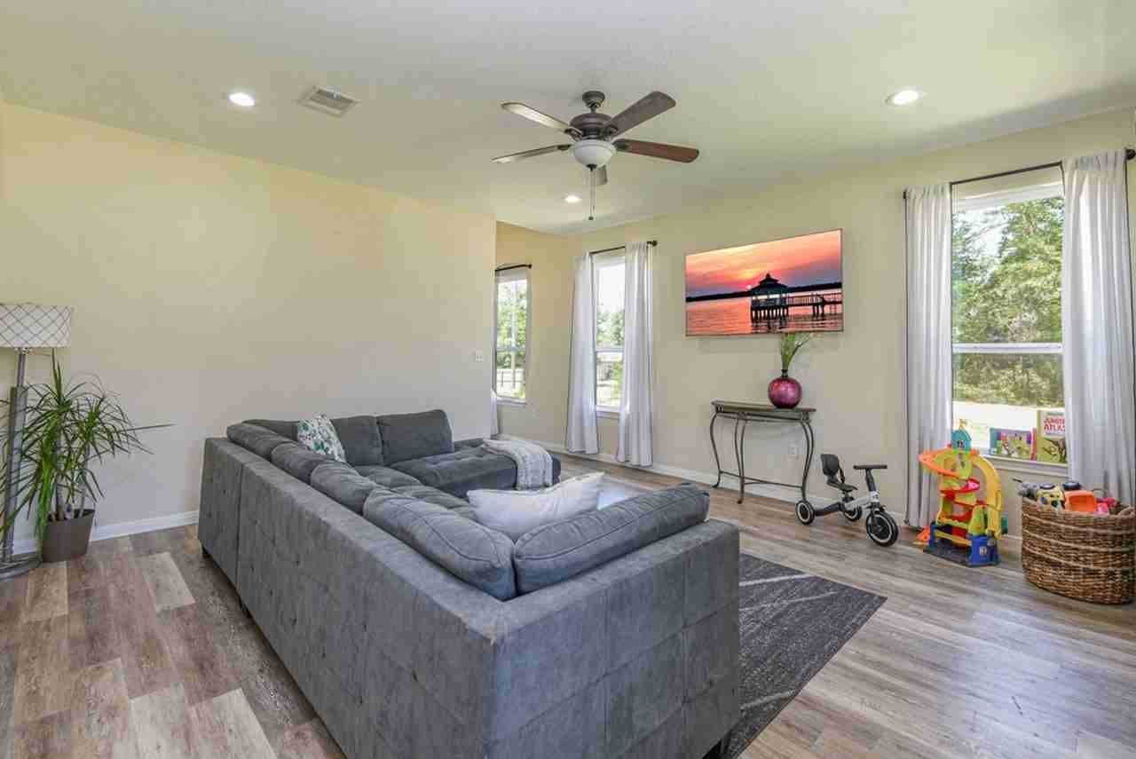 15316 Coaltown Rd - Photo 4 of 24