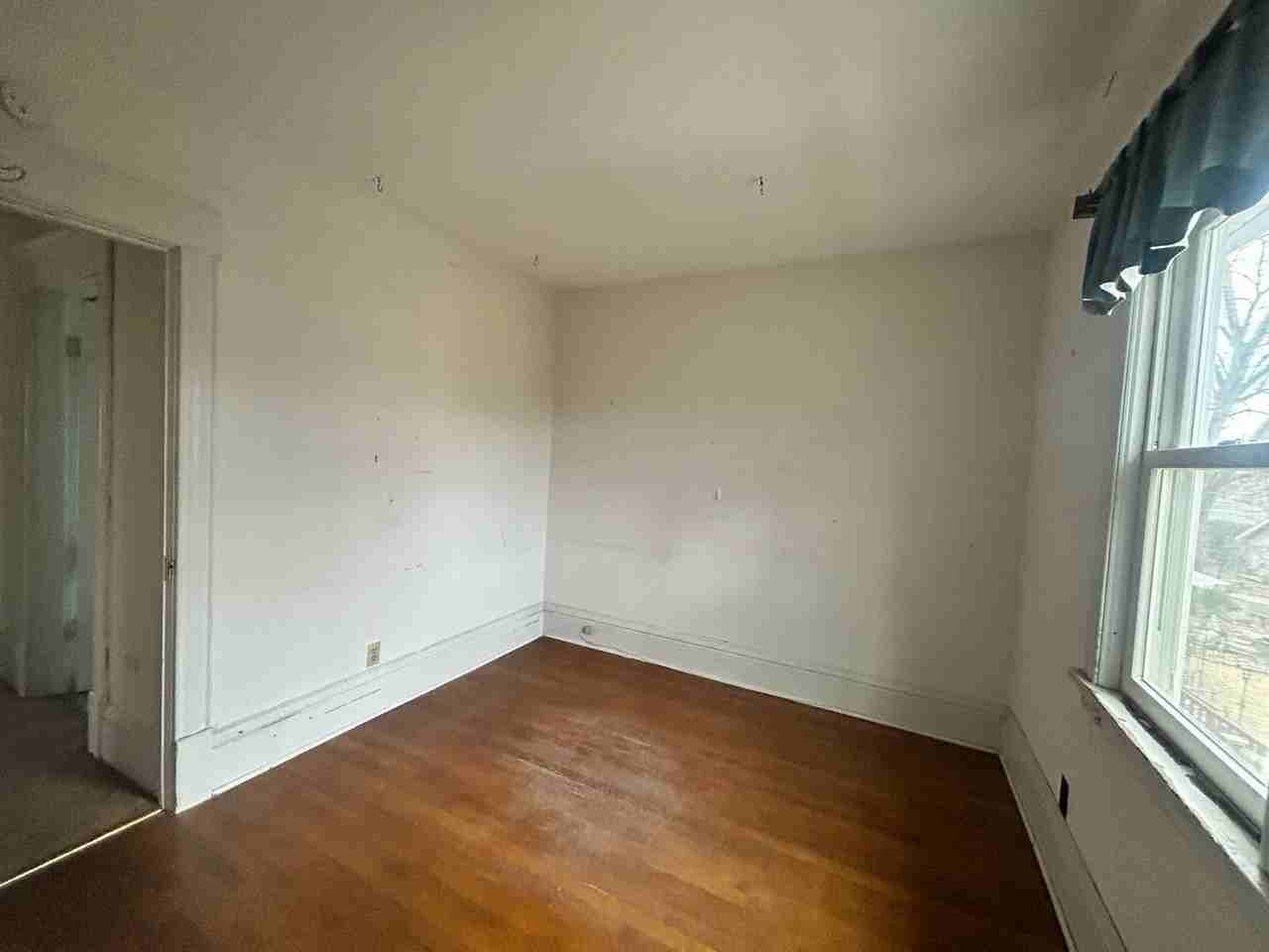 1882 Selby Ave - Photo 6 of 17