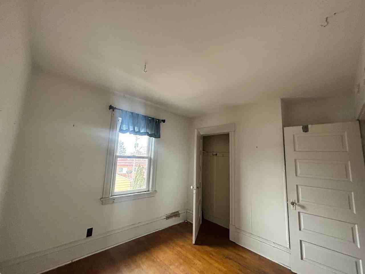 1882 Selby Ave - Photo 7 of 17