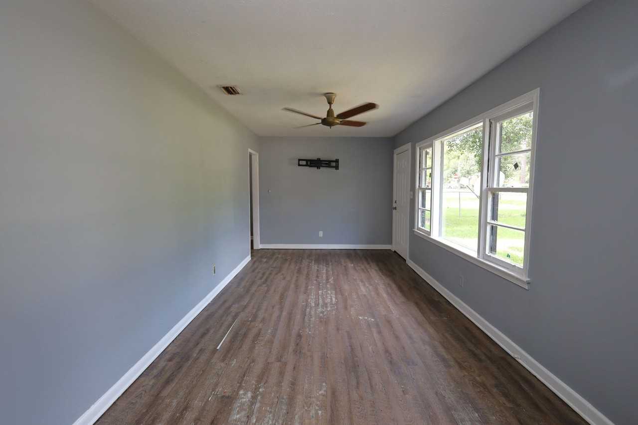 751 E Brookwood Pl - Photo 4 of 11