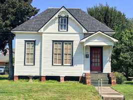 featured image of 419 6th St