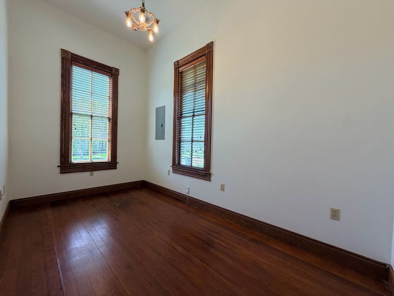 419 6th St - Photo 5 of 21