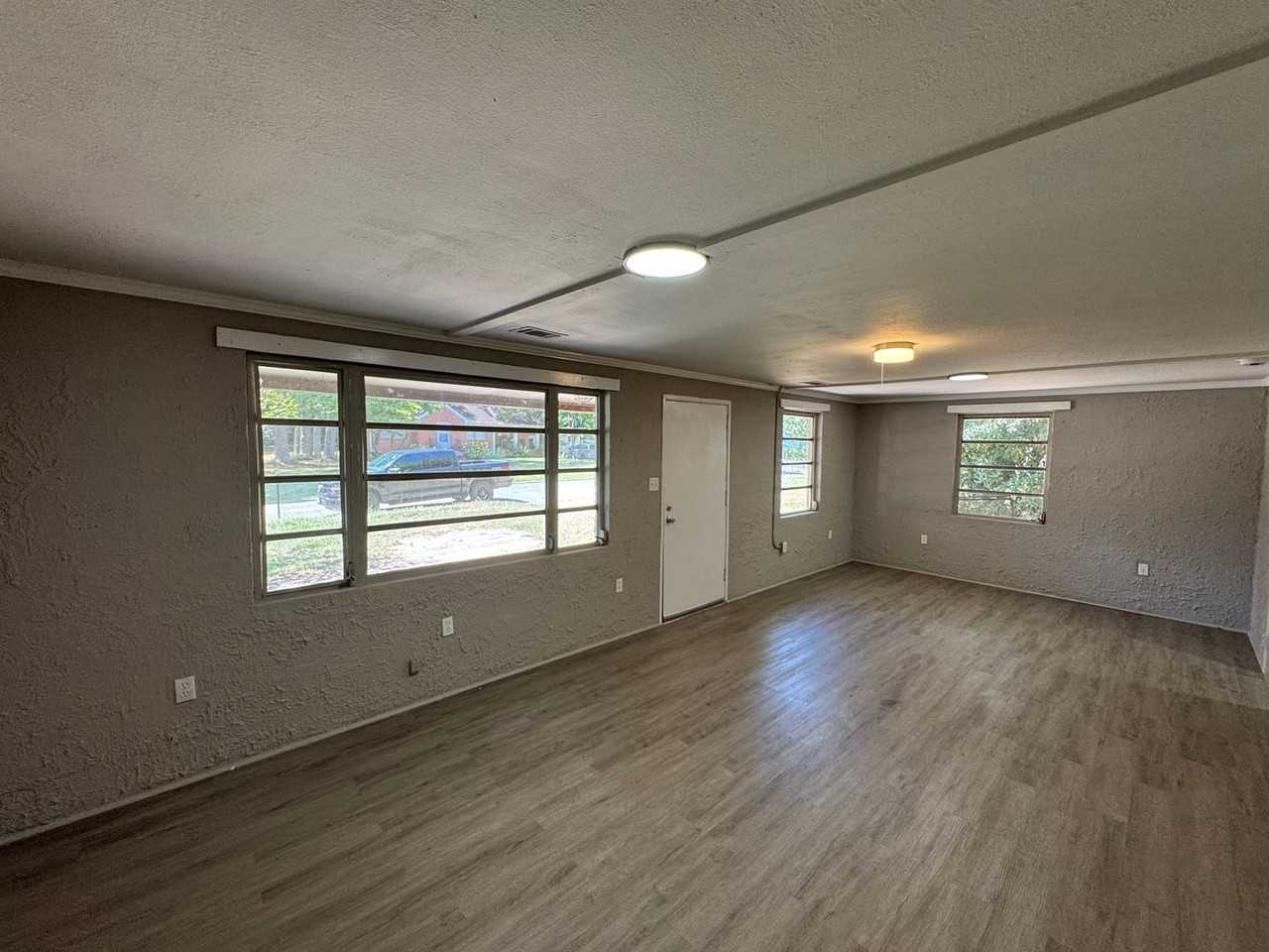 106 Grady St - Photo 3 of 12