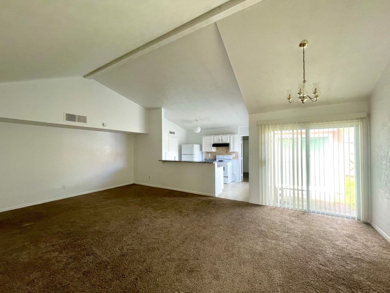 14109 Callahan Dr - Photo 2 of 10