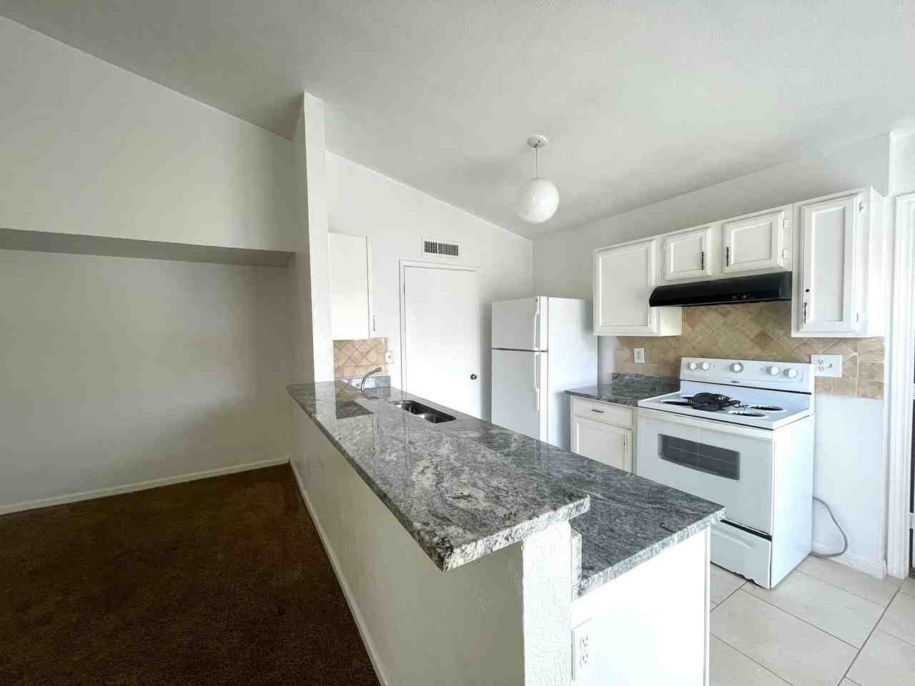 14109 Callahan Dr - Photo 3 of 10