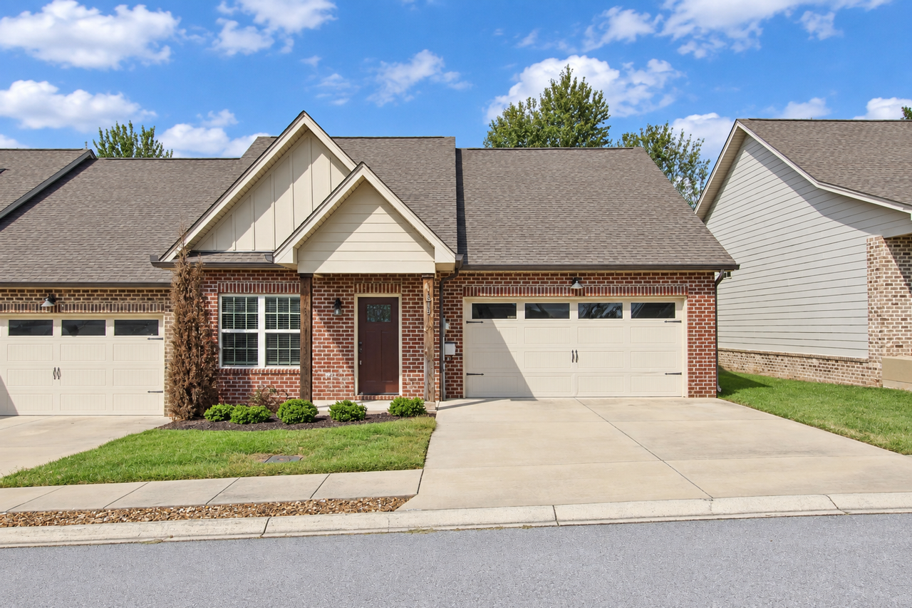 242 Cypress Rdg