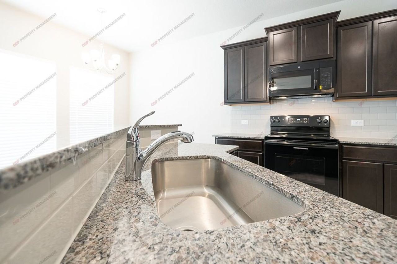716 Skylar Heights Dr - Photo 3 of 19