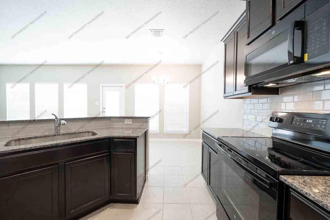 716 Skylar Heights Dr - Photo 4 of 19