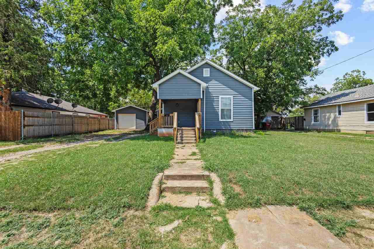 902 S Montgomery St - Photo 2 of 27