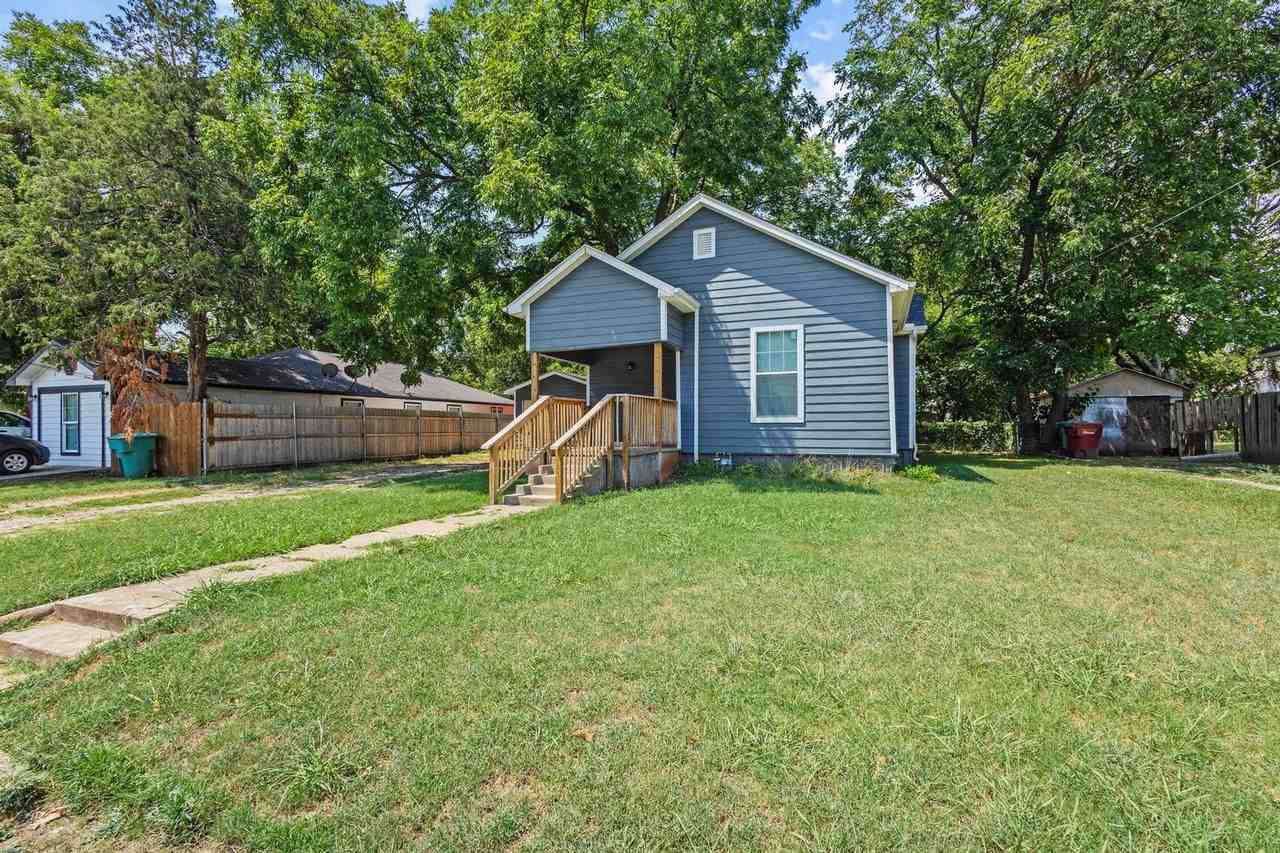 902 S Montgomery St - Photo 3 of 27