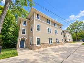 606 1/2 W Elm St - Photo 1 of 1