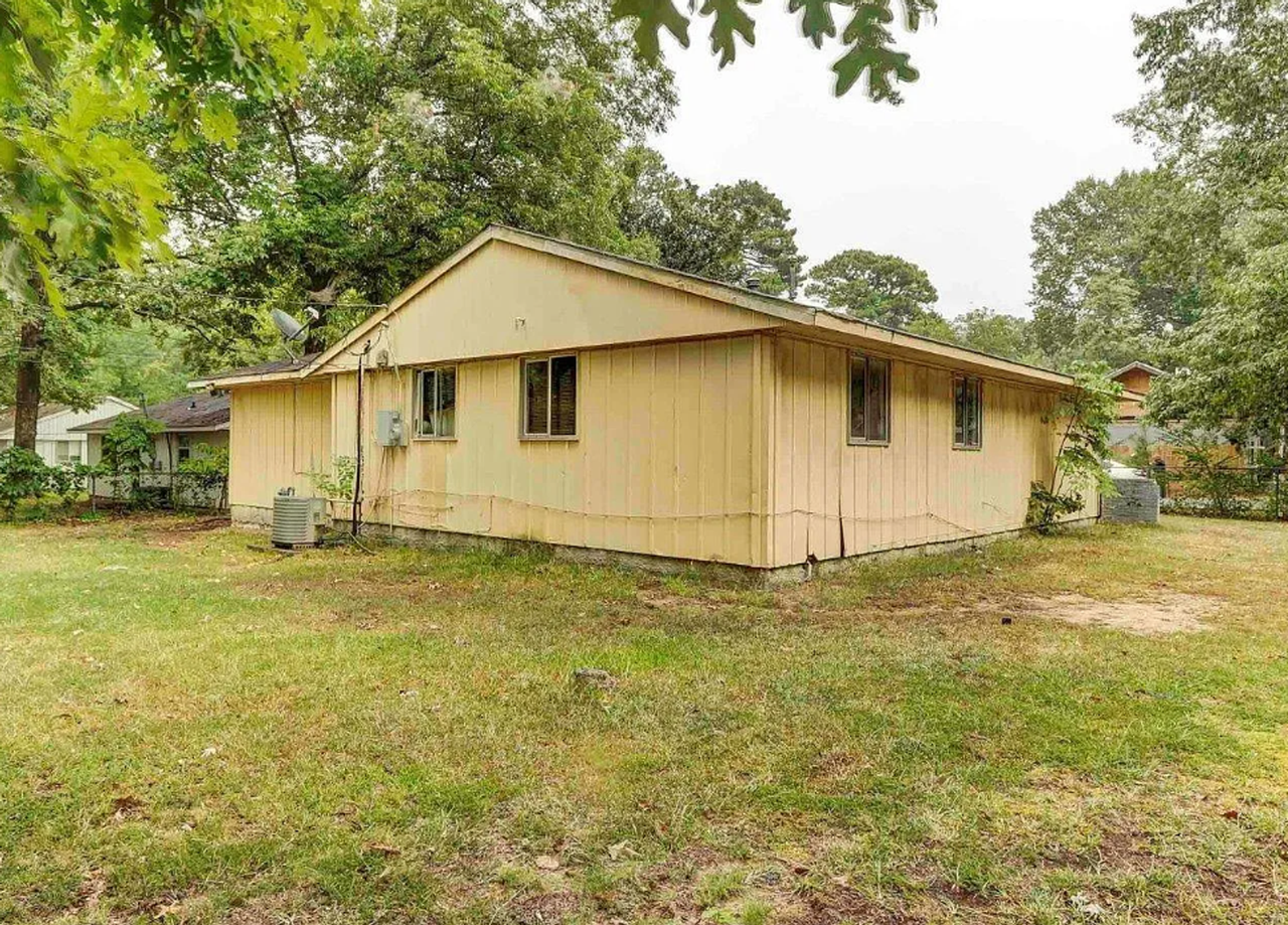 9524 Carling Dr - Photo 2 of 4