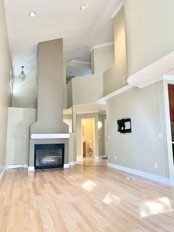 15686 Altamira Dr - Photo 2 of 21