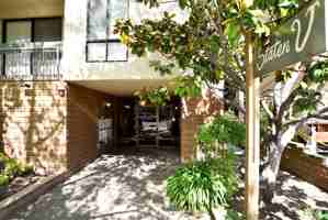 featured image of 366 Staten Ave