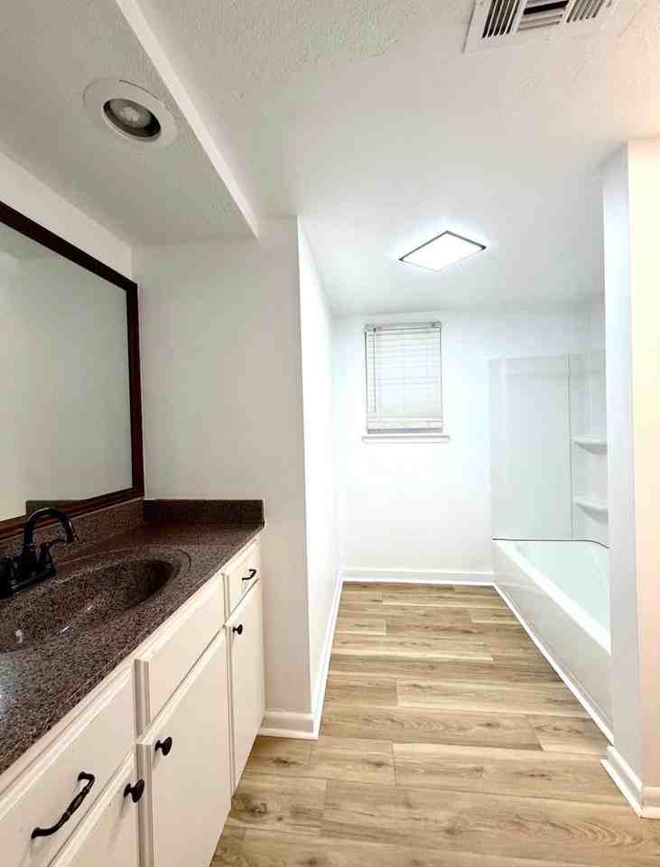 2808 Seminole Trl - Photo 6 of 10