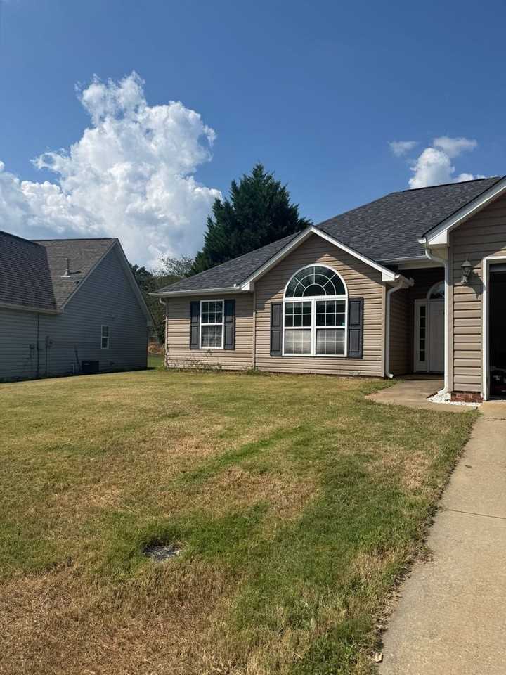 142 Lauren Wood Cir - Photo 3 of 21