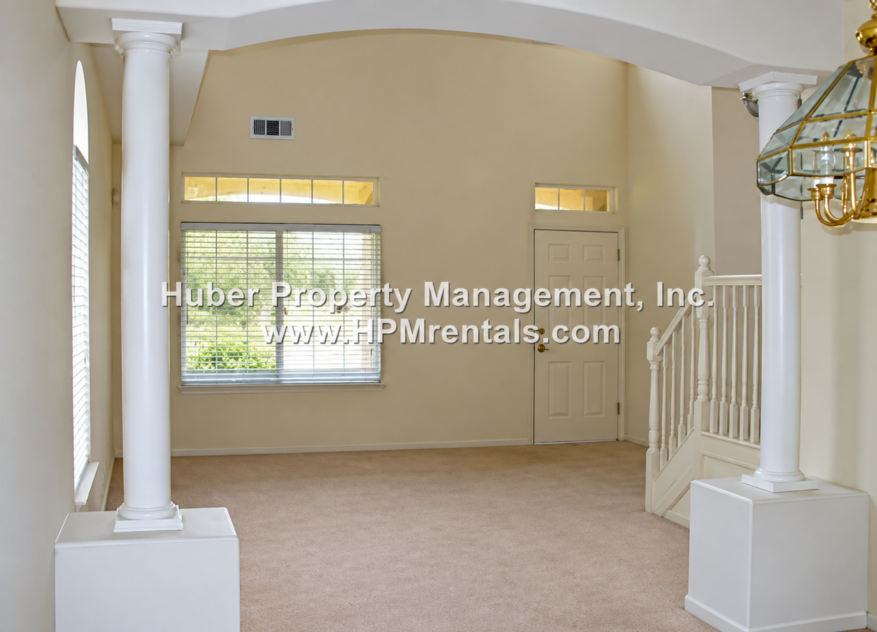 2415 1st St - Photo 2 of 9