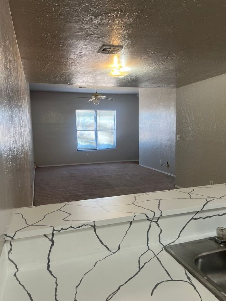 4016 Sw Sunflower Ln - Photo 2 of 14
