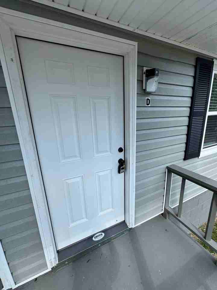 194 Lee St Se - Photo 2 of 10