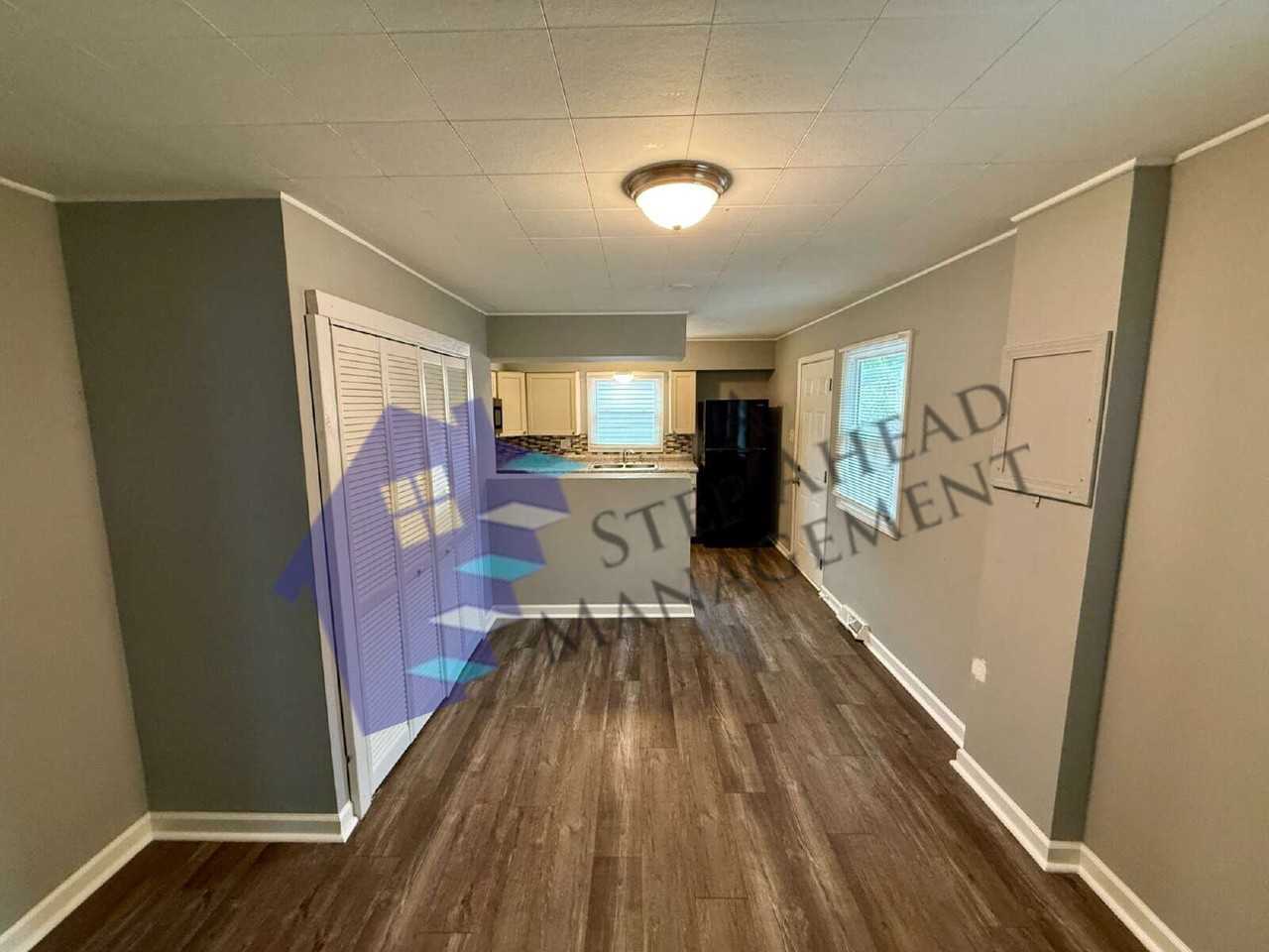 1920 N Hawthorne Ln - Photo 5 of 16