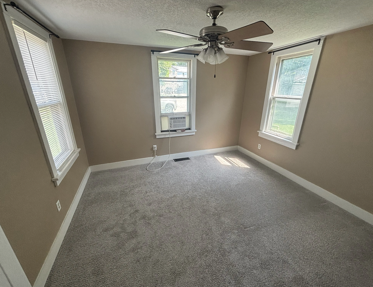714 Iowa Ave - Photo 7 of 16