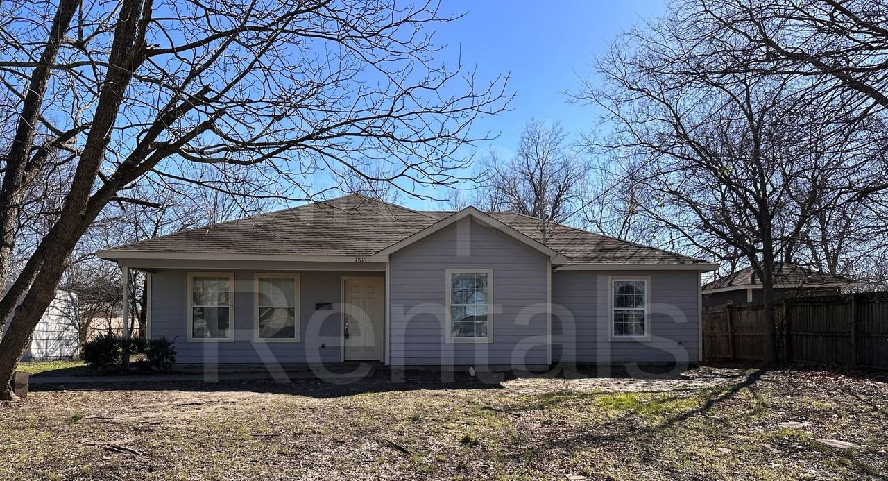 1817 Hemphill St - Photo 2 of 22