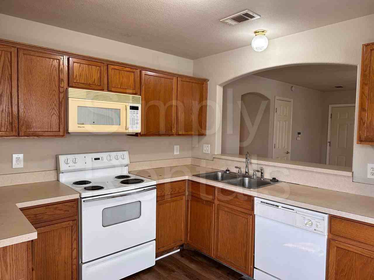 1817 Hemphill St - Photo 3 of 22