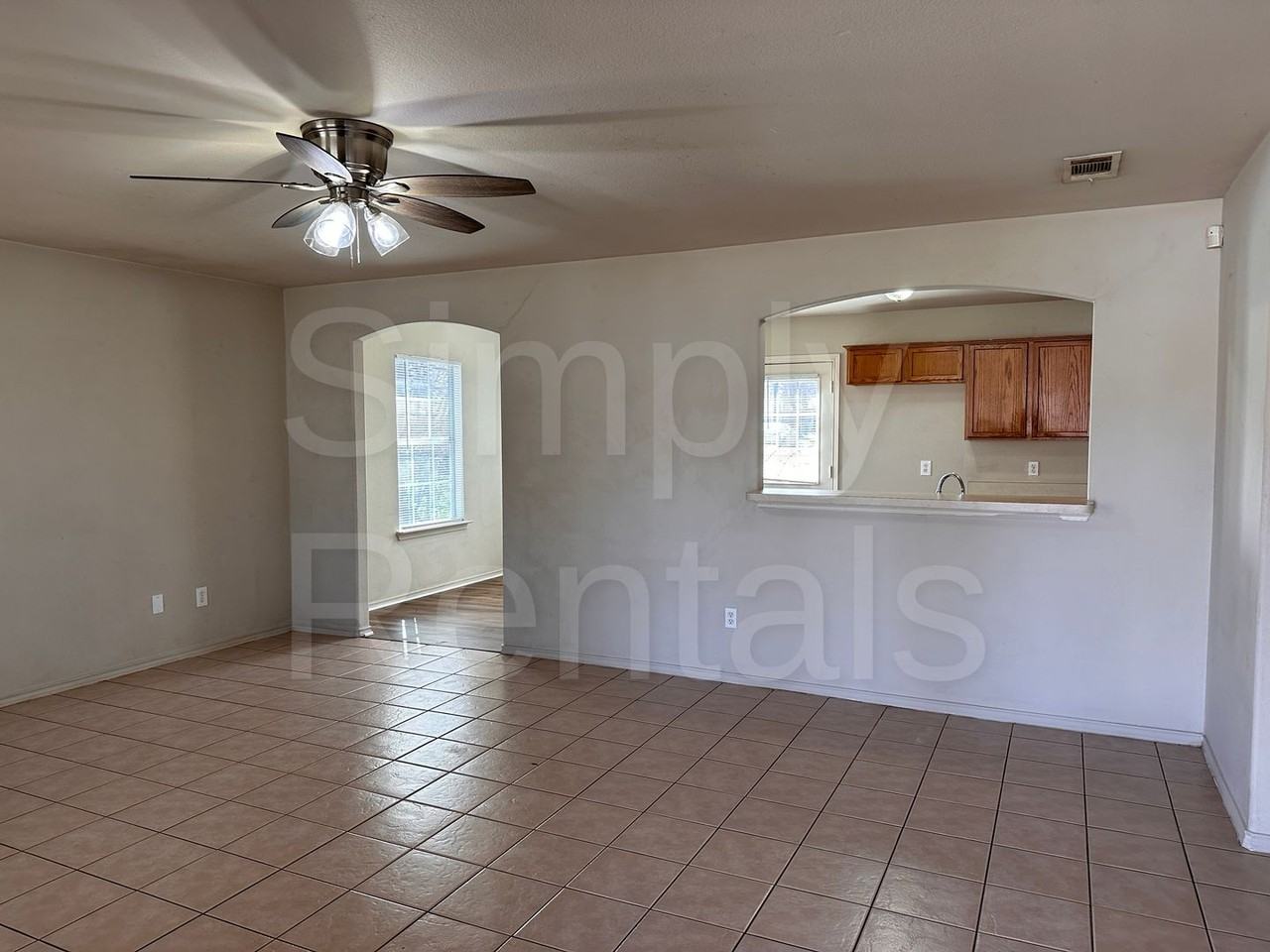 1817 Hemphill St - Photo 5 of 22