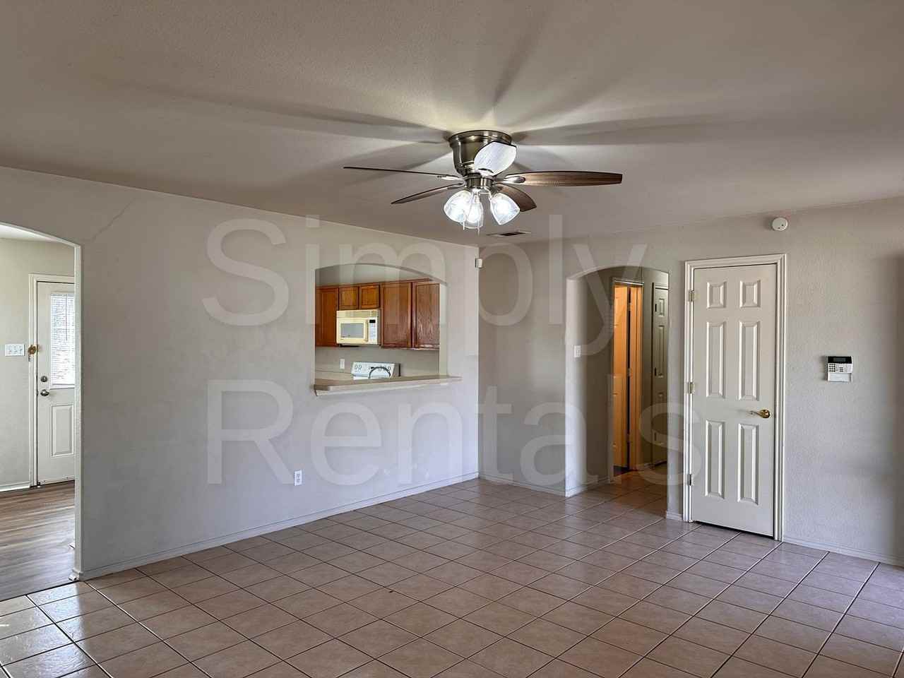1817 Hemphill St - Photo 7 of 22