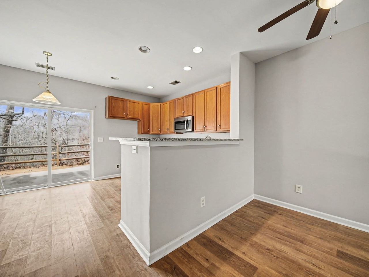 503 Delta Dr - Photo 3 of 11