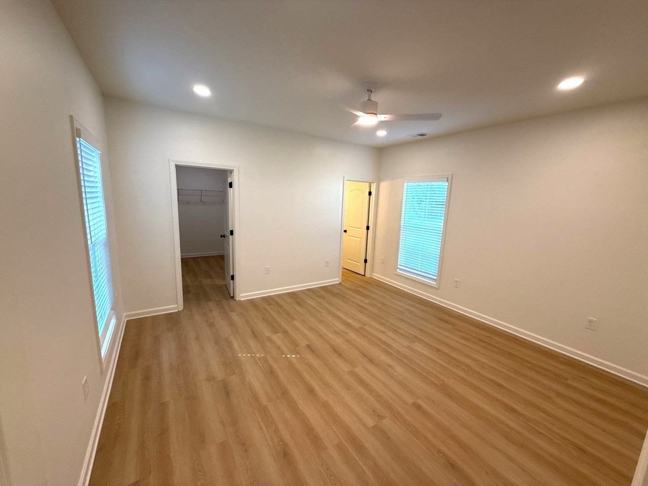 222 E Chappell St - Photo 6 of 10