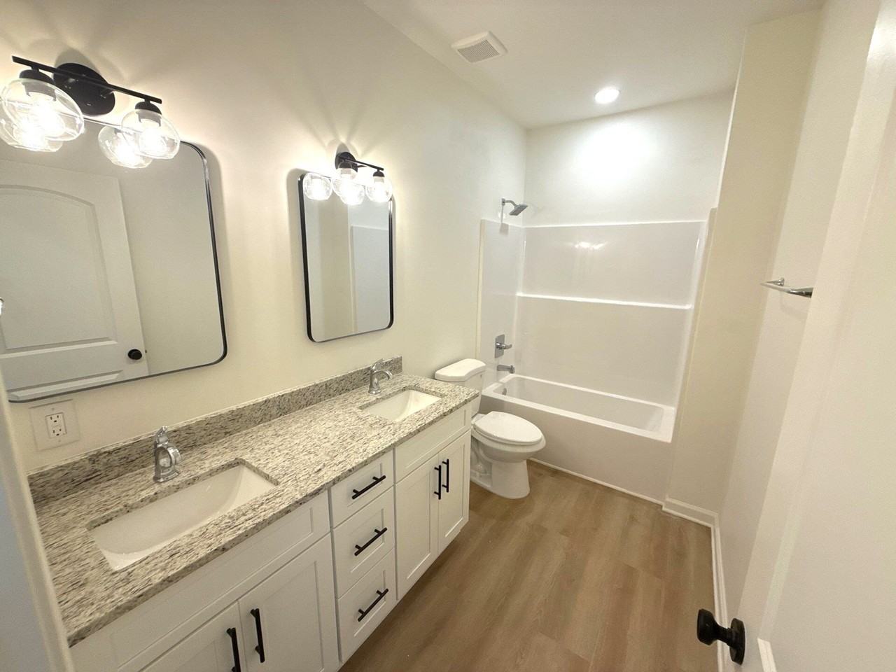 222 E Chappell St - Photo 7 of 10