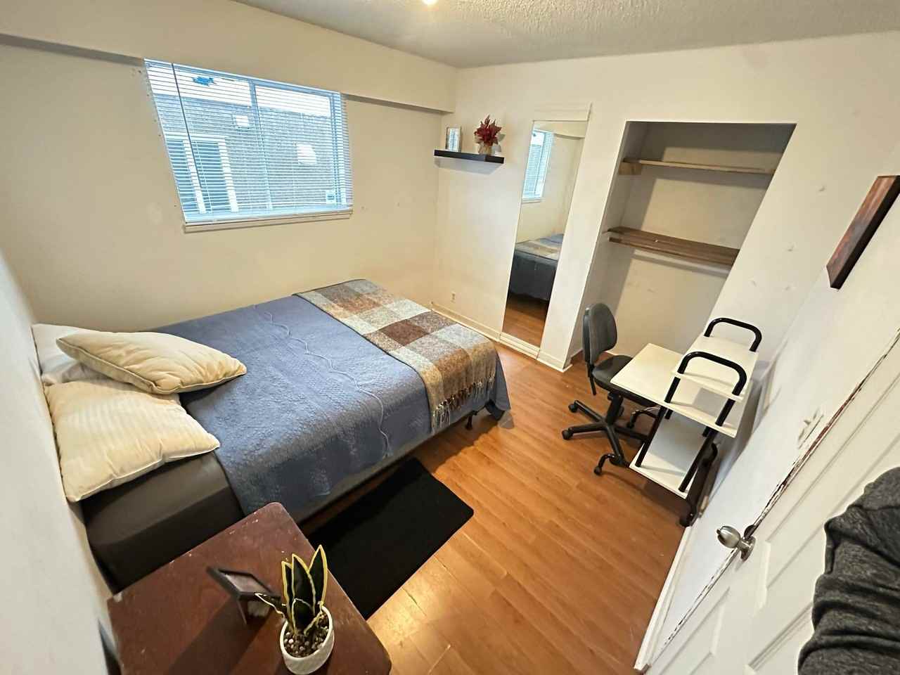 3358 Wellington Avenue - Photo 3 of 5