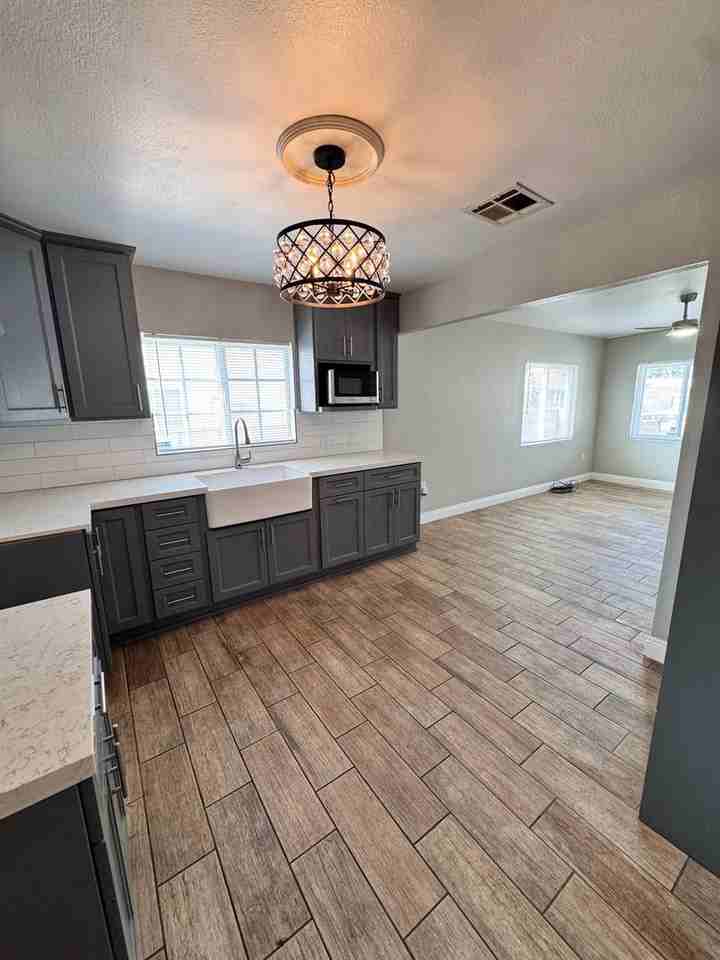 14942 Cerritos Ave - Photo 5 of 27