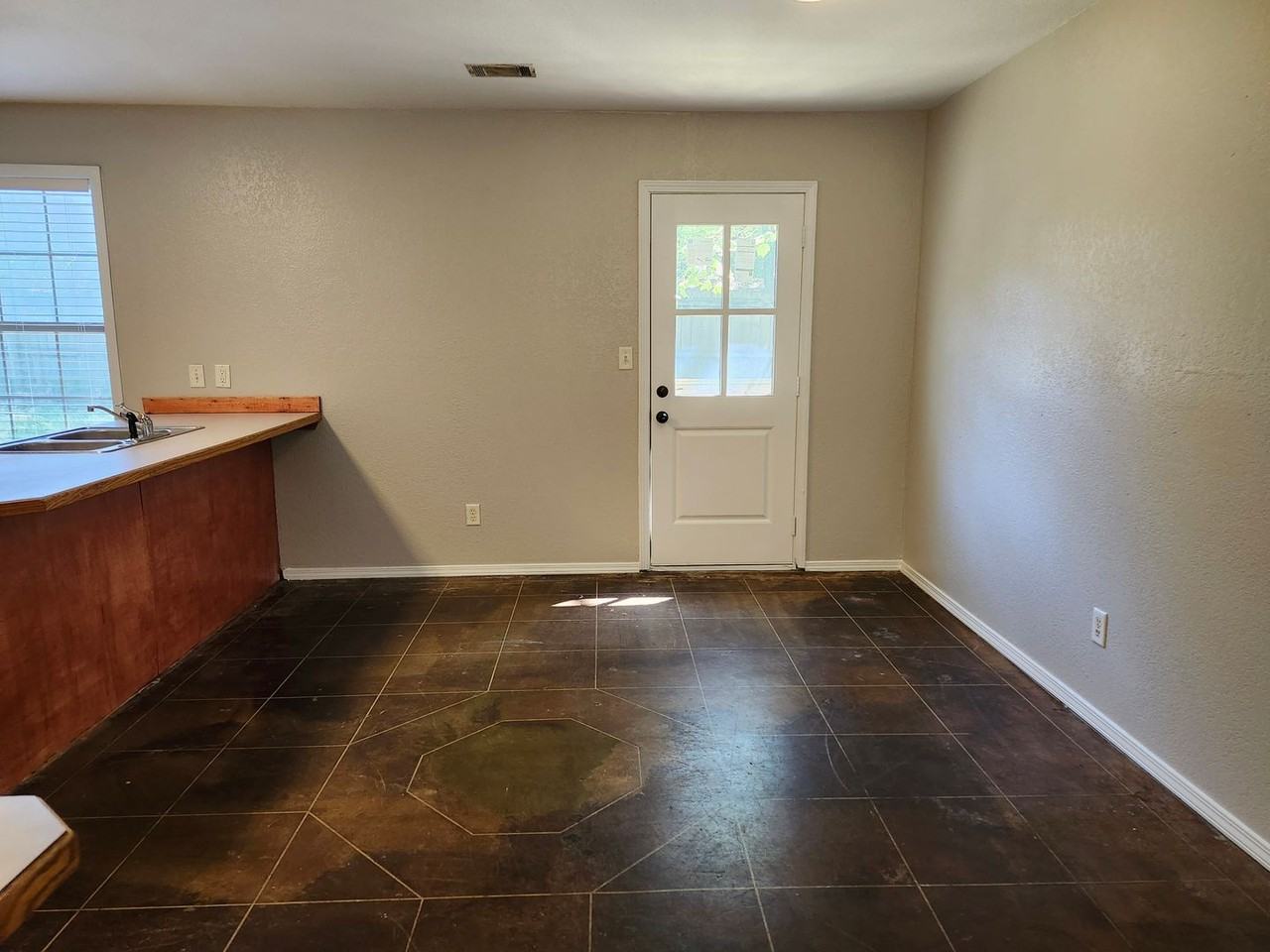 1510 Bennett - Photo 5 of 21